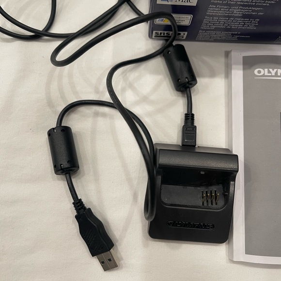 Olympus DM 20 Digital Voice Recorder Dictaphone MP3/WMA Music Playback 128 MB - Picture 2 of 16